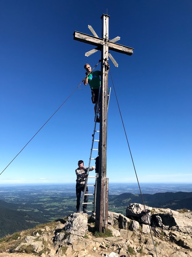 Gipfelkreuz der Sektion Leitzachtal auf der Aiplspitze